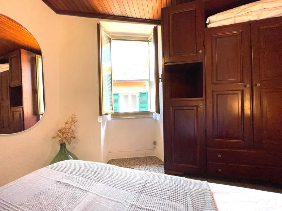 Historic Downtown Home By The Sea With King Bed Monterosso al Mare Extérieur photo