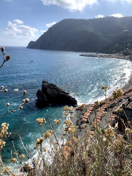 Historic Downtown Home By The Sea With King Bed Monterosso al Mare Extérieur photo